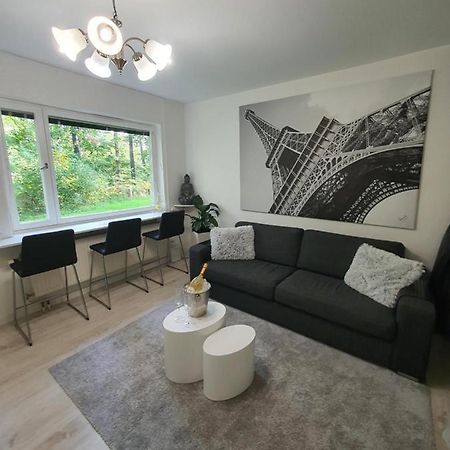 Close To The Metro And The Beach!!! With A View Of The Scandinavian Forest Stockholm Eksteriør billede