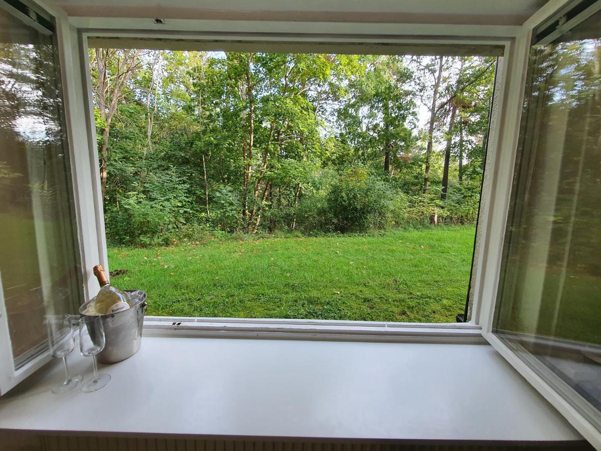 Close To The Metro And The Beach!!! With A View Of The Scandinavian Forest Stockholm Eksteriør billede